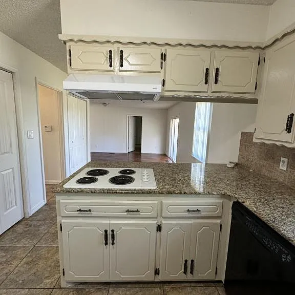 1551 N Heritage Ln — Photo 35