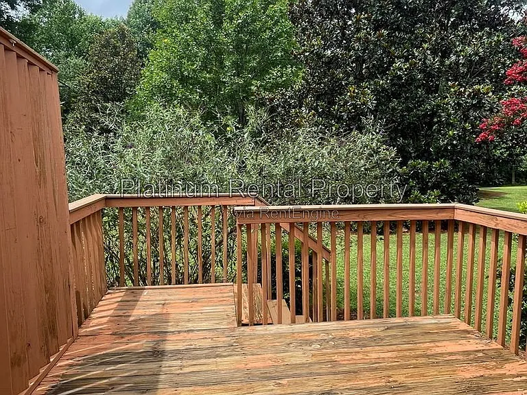 144 Pointe Cir — Photo 36