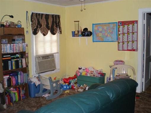 5th image of 631 17th St NE