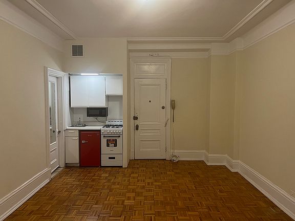 4th image of 2109 Broadway APT 9161