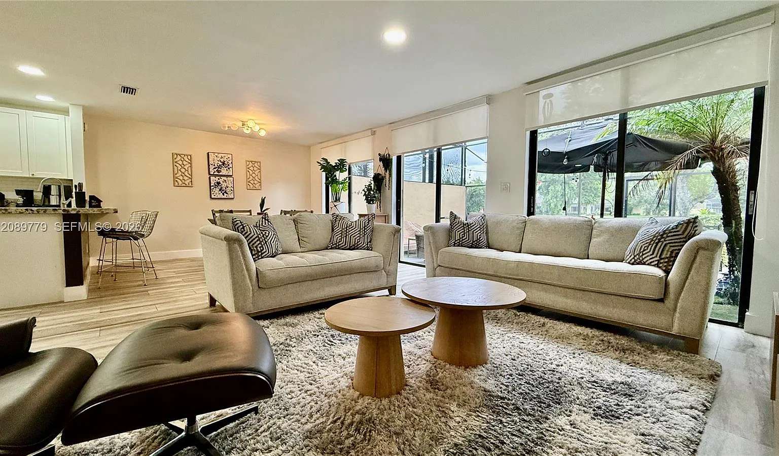 Costa Del Sol Condo E — Photo 3