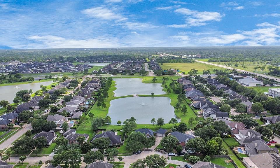 1st image of 1702 Sandy Lake Dr