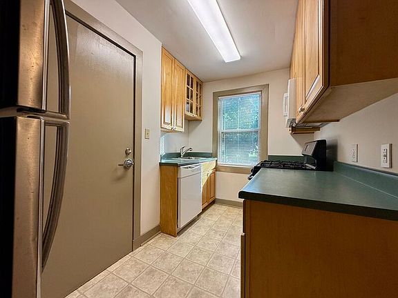 5th image of 1400 Kenmore Ave APT D4