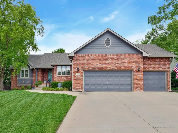 1420 N Briarwood Pl, Derby, KS 67037