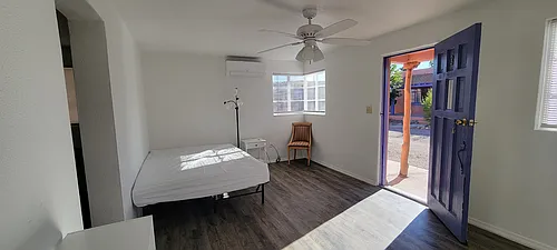1098 E Riverside Dr Photo 1