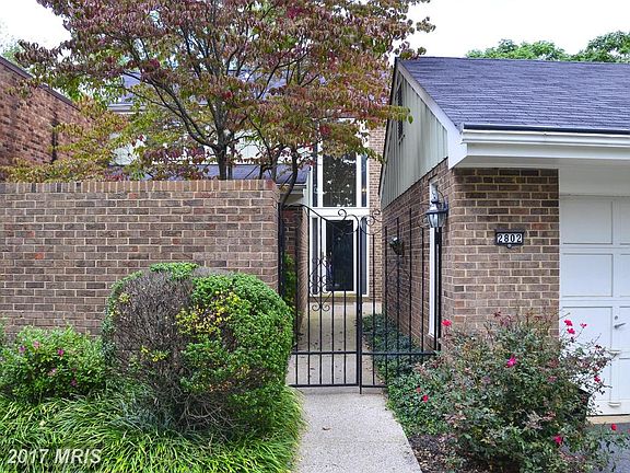 2nd image of 2802 Oakton Manor Ct
