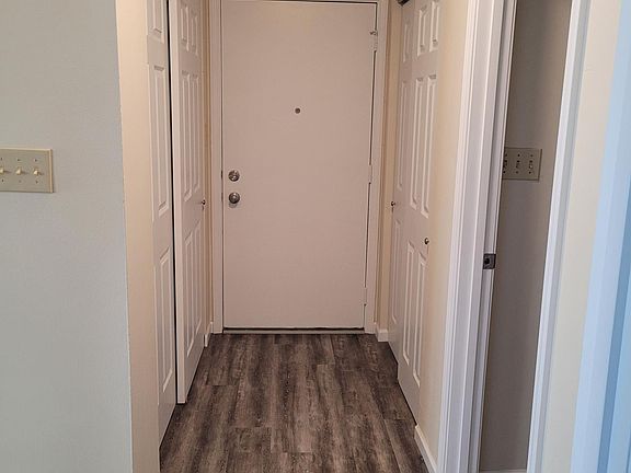 2nd image of 207 Eldon Ave #2