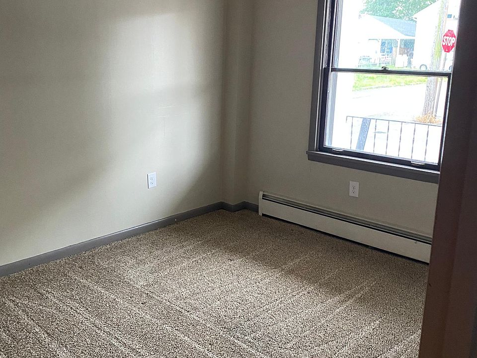 2nd image of 36 W Walnut St #2