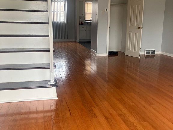 2nd image of 2840 Longshore Ave