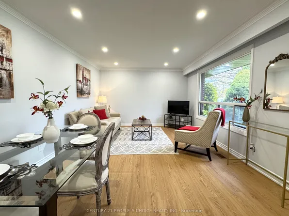 586 Central Park Blvd N, Oshawa, ON L1G 6A4