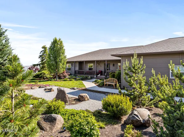 414 Vista Verde Dr, Yakima, WA 98901
