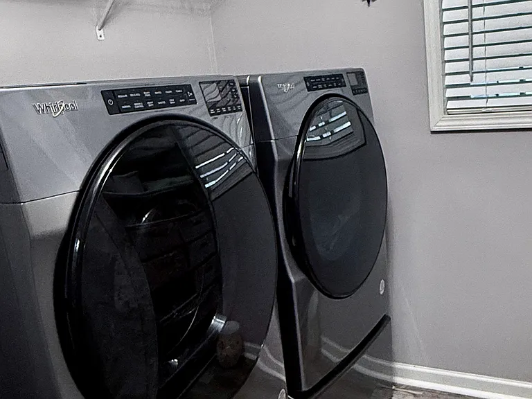 Large Walk-in Laundry & Storage