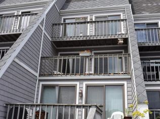 319 5th Ave APT 5, Manistee, MI 49660