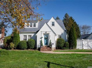 2571 8th St, East Meadow, NY 11554