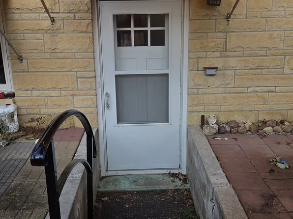 5208 Meredeth St, Lincoln, NE 68506