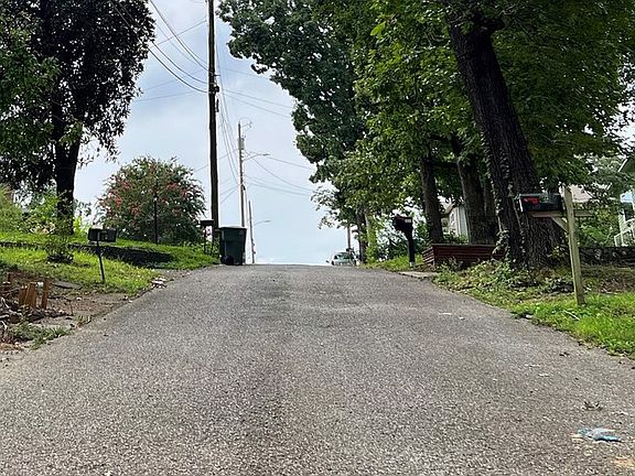 4th image of 722 Hargraves Ave