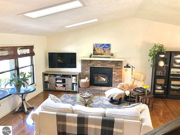 4th image of 4360 Briarcliff Dr