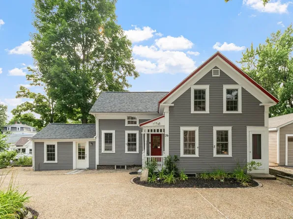 36 Pleasant St, Ayer, MA 01432