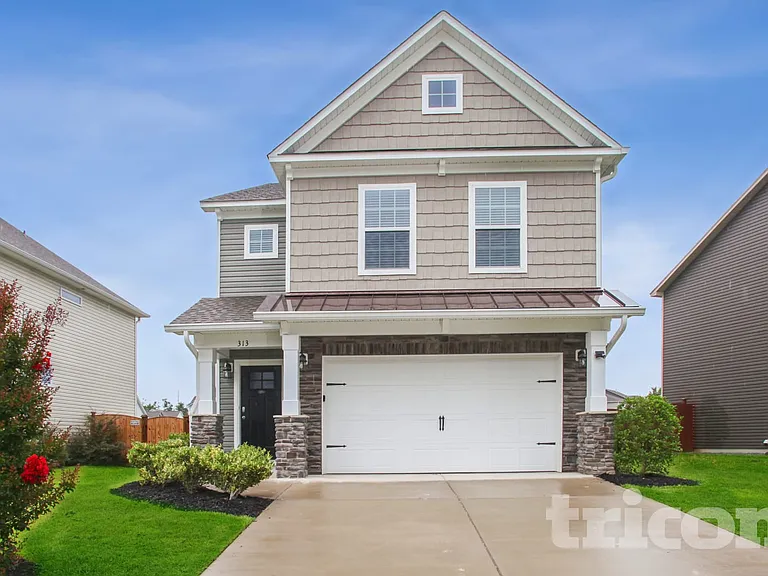 313 Fairford Rd — Photo 1