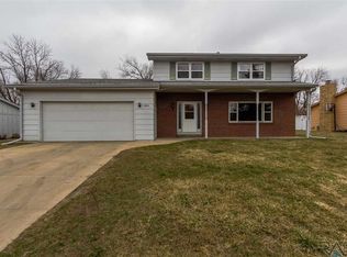 4204 S Cliff Ave, Sioux Falls, SD 57103