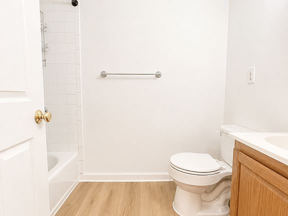 5th image of 265 Emerson St APT 1