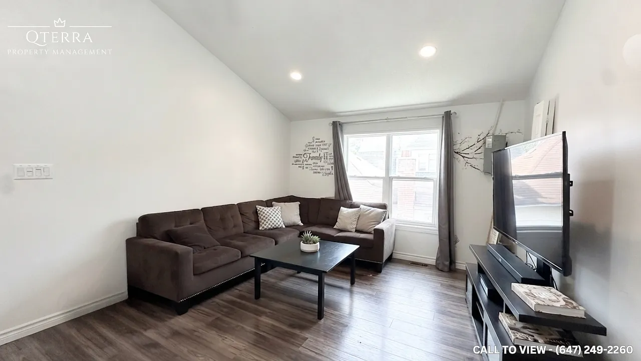 3 bed, 950 sqft, $2,175 — Photo 1