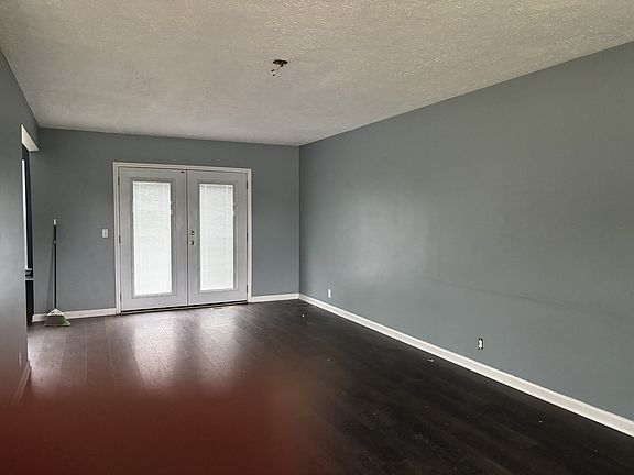 5th image of 204 Township Dr