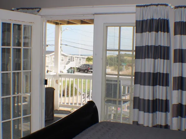 2 Pearl St #1, Plymouth, MA 02360