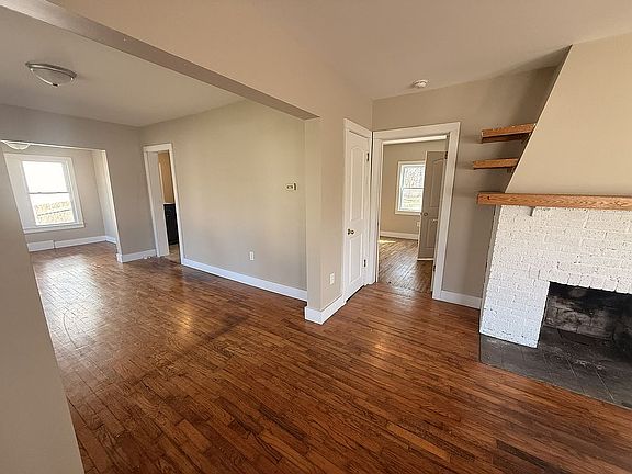 4th image of 1909 W Holmes Rd