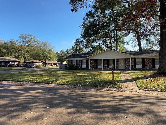 3rd image of 282 Belaire Dr