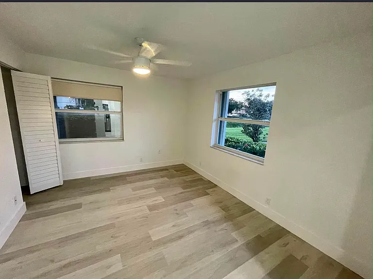 2908 SW 15th St #9-D — Photo 1