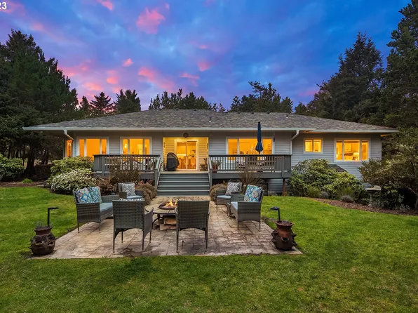 90563 Lake View Rd, Warrenton, OR 97146