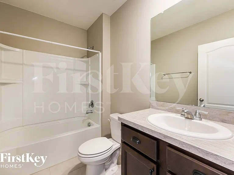 480 Burnham Cir — Photo 13