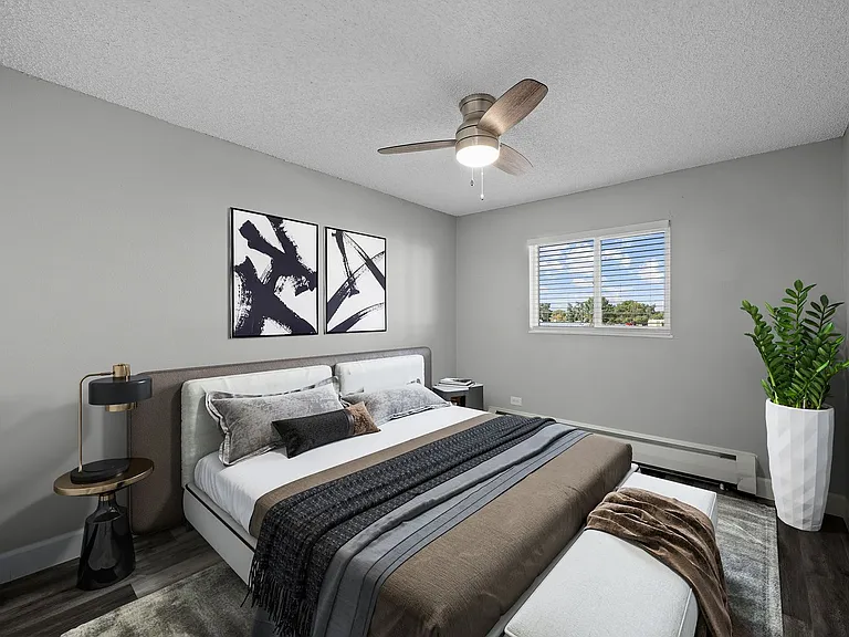 Crestone Apartments — Photo 18