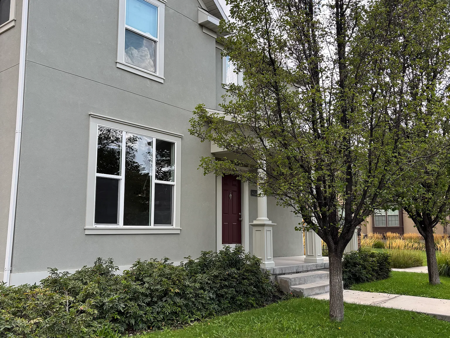 3 bed, 3.5 bath, 2500 sqft, $2,600 — Photo 2