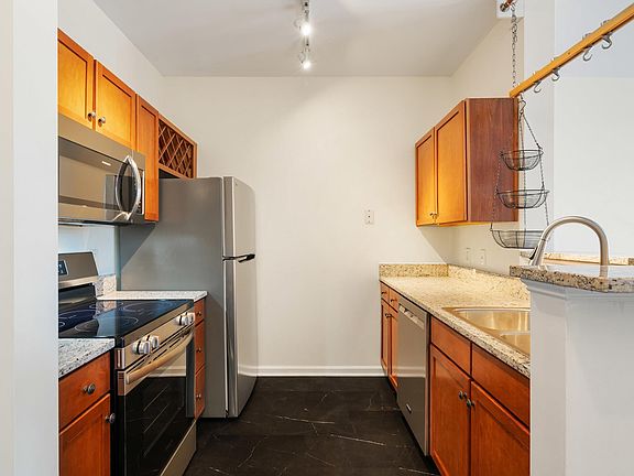 4th image of 770 Walker Sq APT 3C
