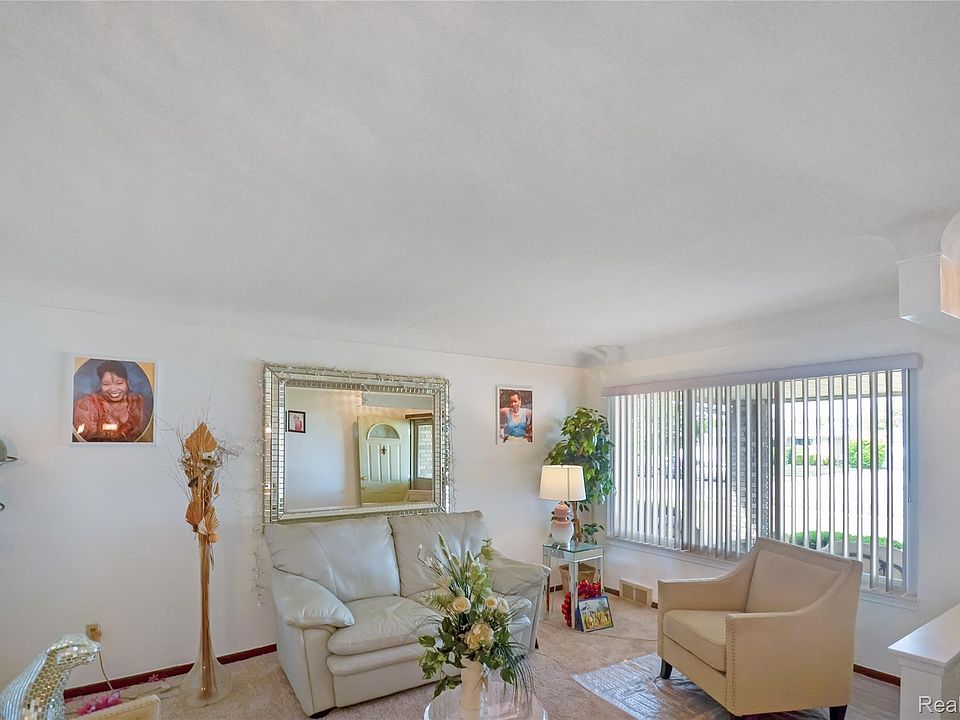 34440 Amsterdam Dr, photo 6