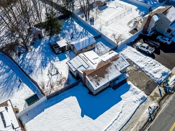 108 Treble Cove Rd, Billerica, MA 01821