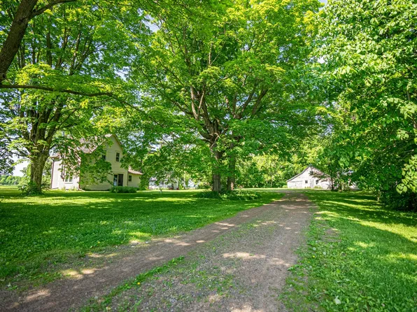 41500 Holly St NW, Braham, MN 55006