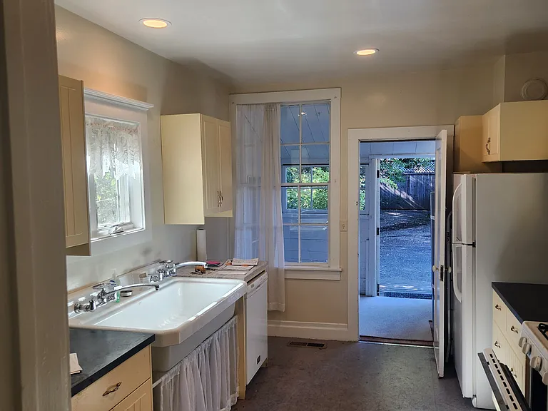 923 Cherry St #1 — Photo 18