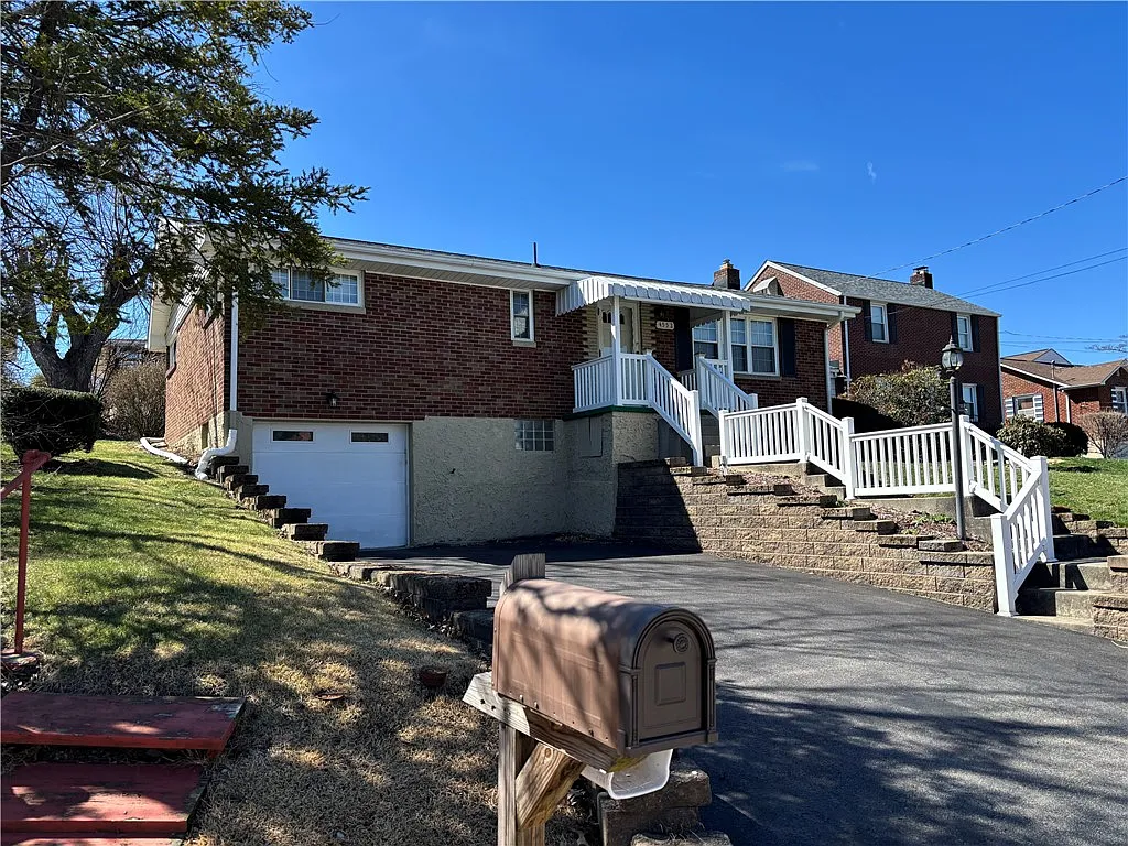 4552 Lincoln Ave photo 1