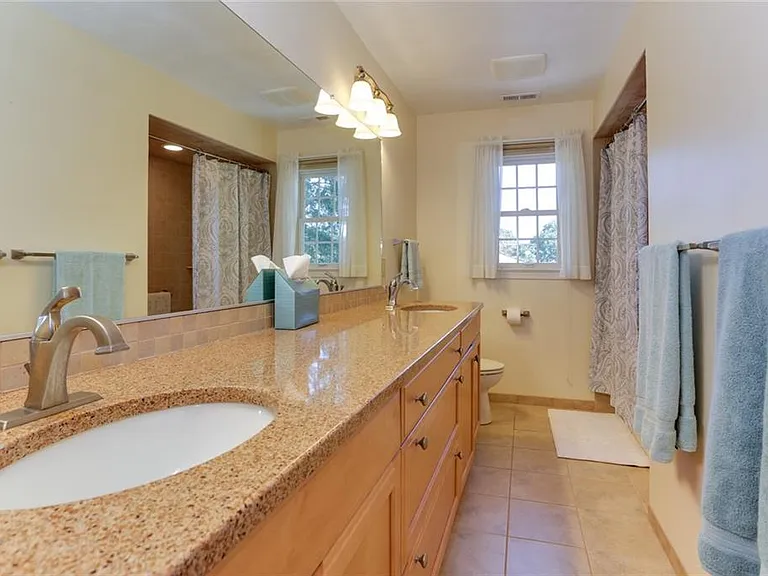 2209 S Pastures Ln — Photo 14