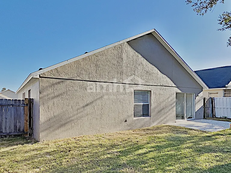 1066 Bluegrass Dr — Photo 25