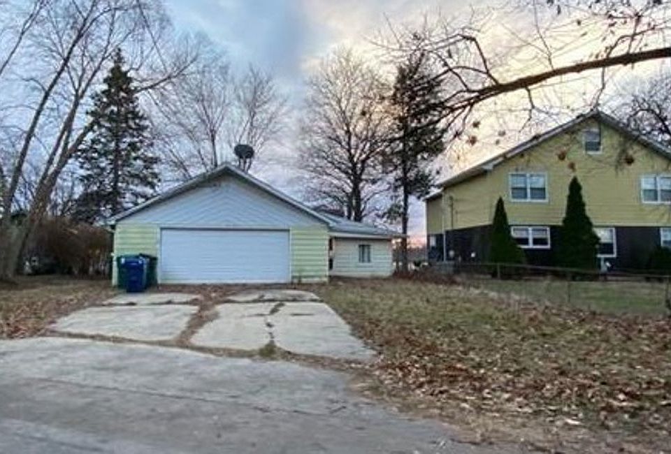 2nd image of 33574 N Cherokee Ct