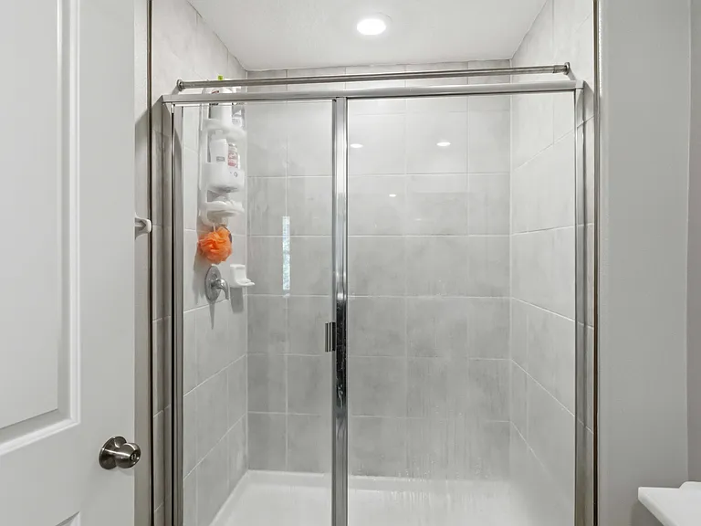 Master walk in shower