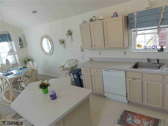 3rd image of 1455 Asbury Ave