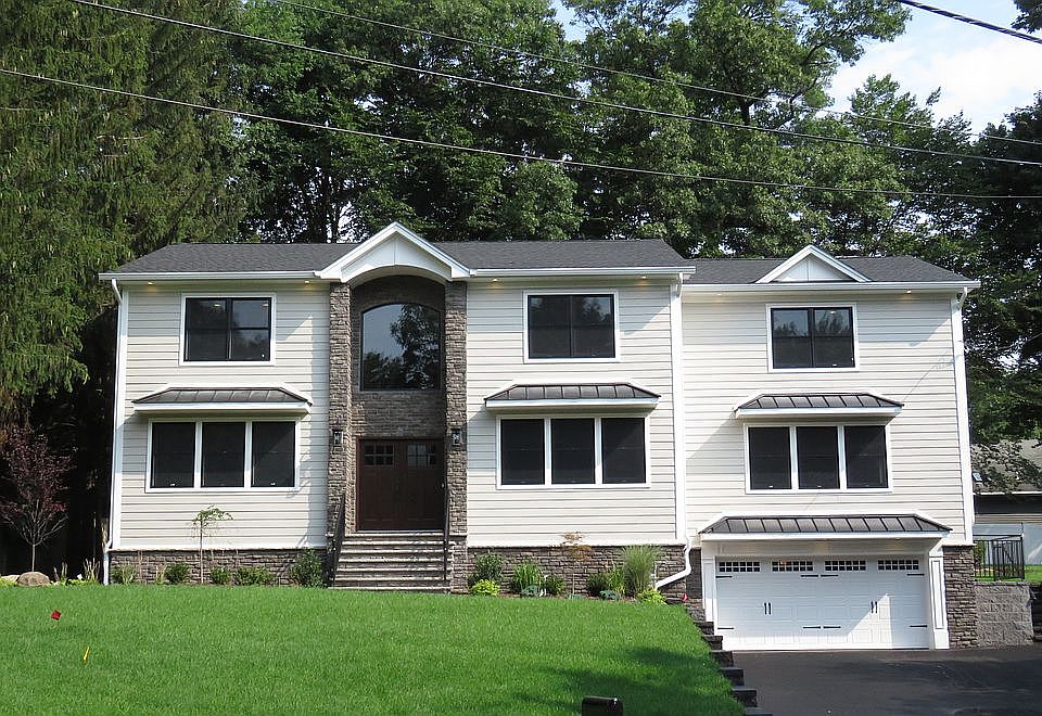 1st image of 544 Buckley Ct