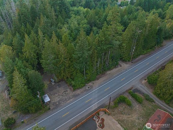 3rd image of 5441 E Grapeview Loop Road