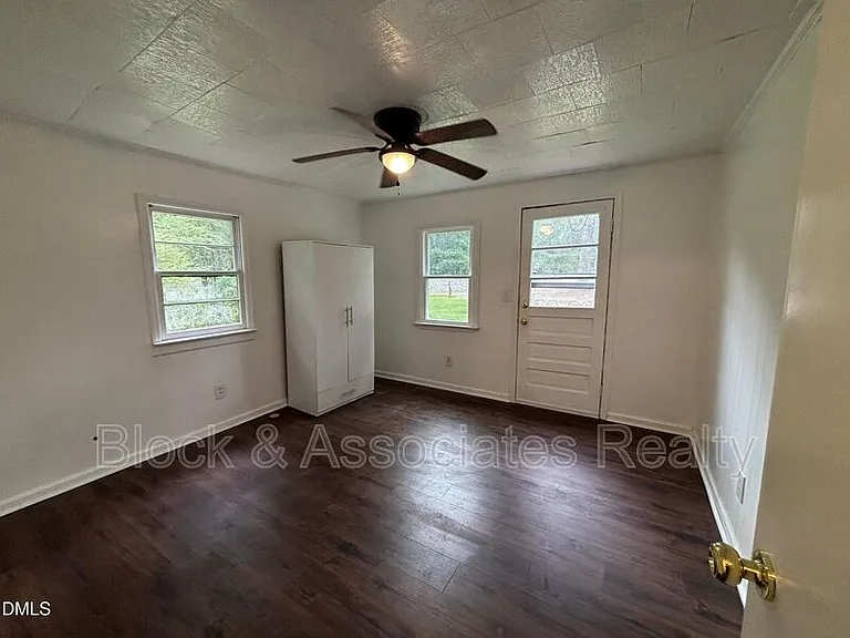 87 Robert Thompson Rd — Photo 43