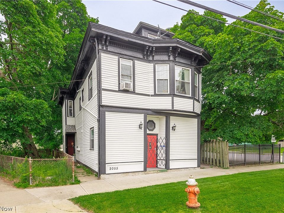 1st image of 2055 W 65th St